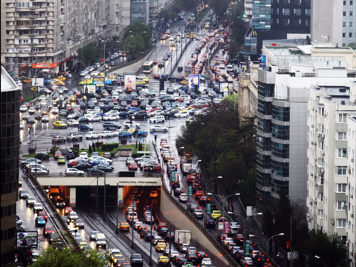 Огромные автомобильные пробки мегаполисов