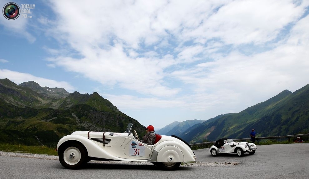 Заезд классических автомобилей Ennstal-Classic в австрийских Альпах