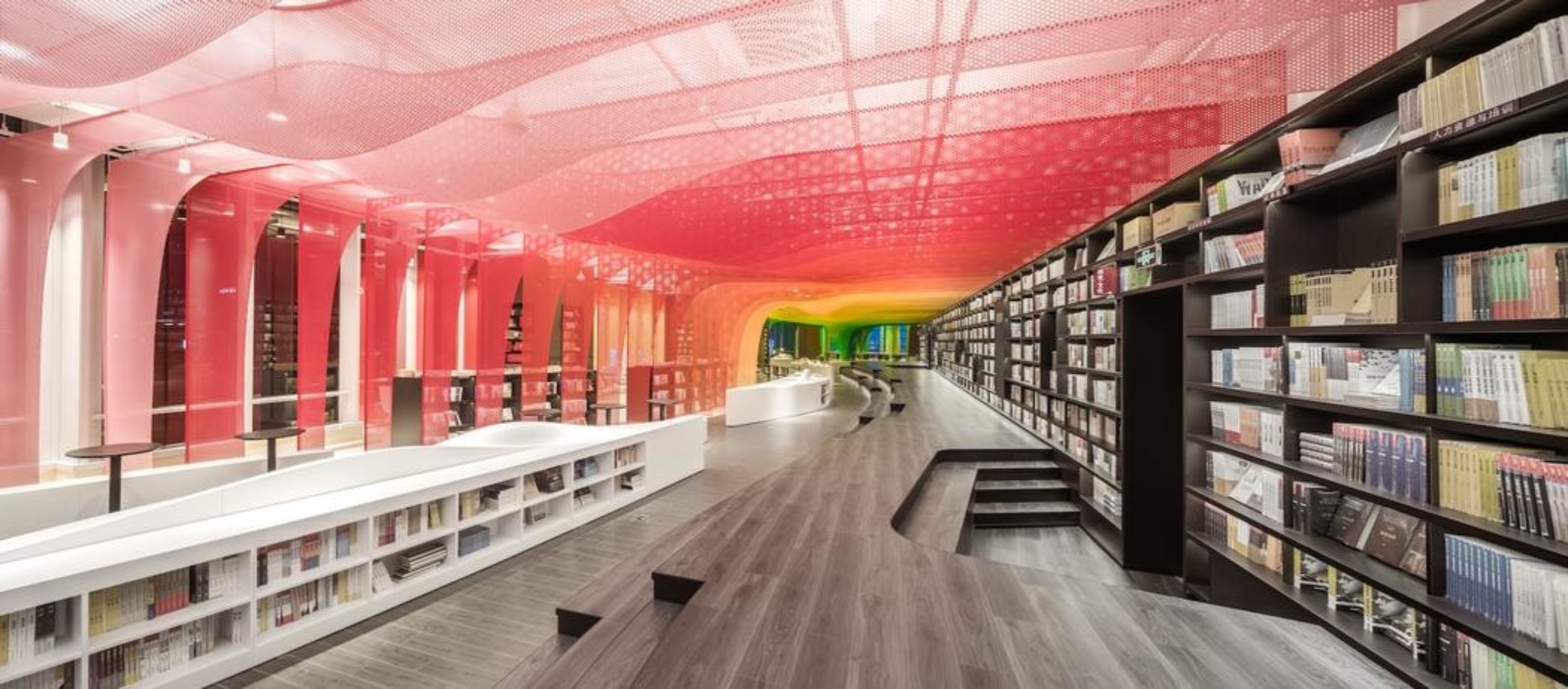 Фантастический интерьер книжного магазина в Китае
