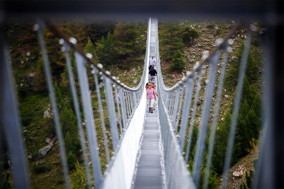 В Швейцарии появился самый длинный подвесной мост