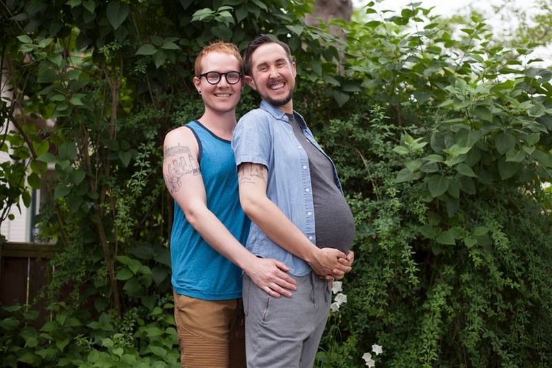 Мужчина-трансгендер выносил и родил ребенка