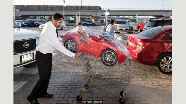 Документальный цикл о жизни богачей Дубая