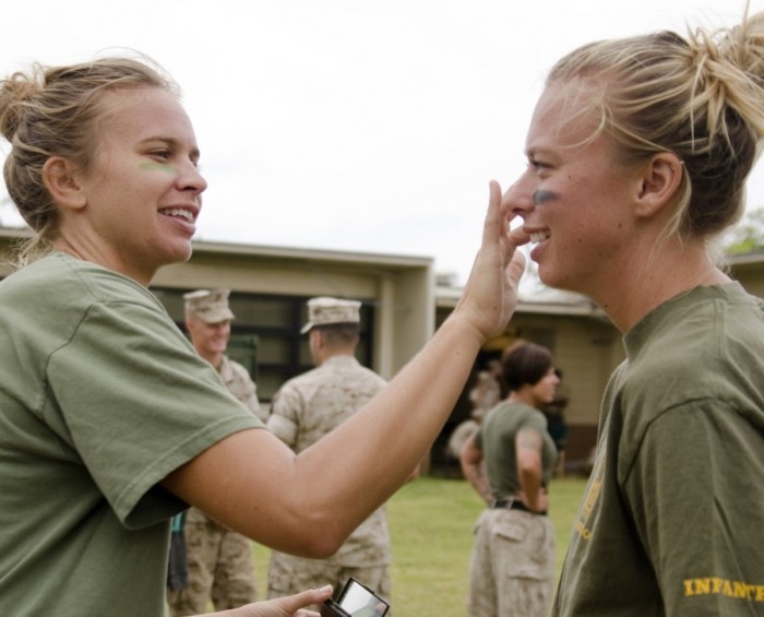 День открытых дверей для жен военнослужащих в США