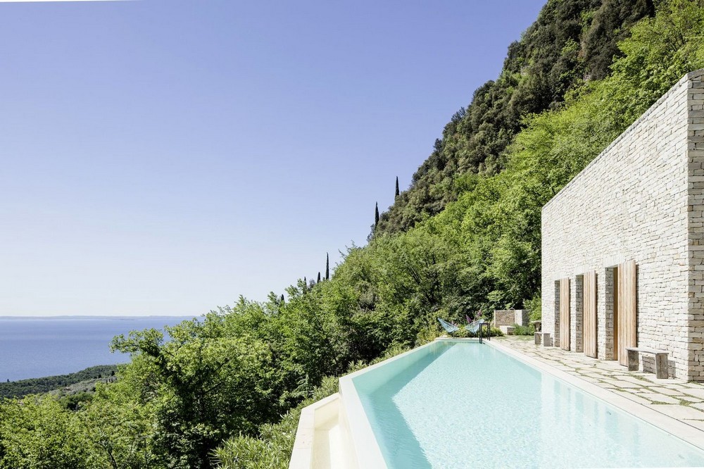 Гостевой дом на крутом склоне в Италии