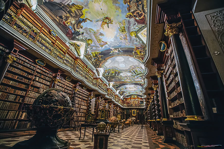 Прогулка по самой красивой библиотеке в мире