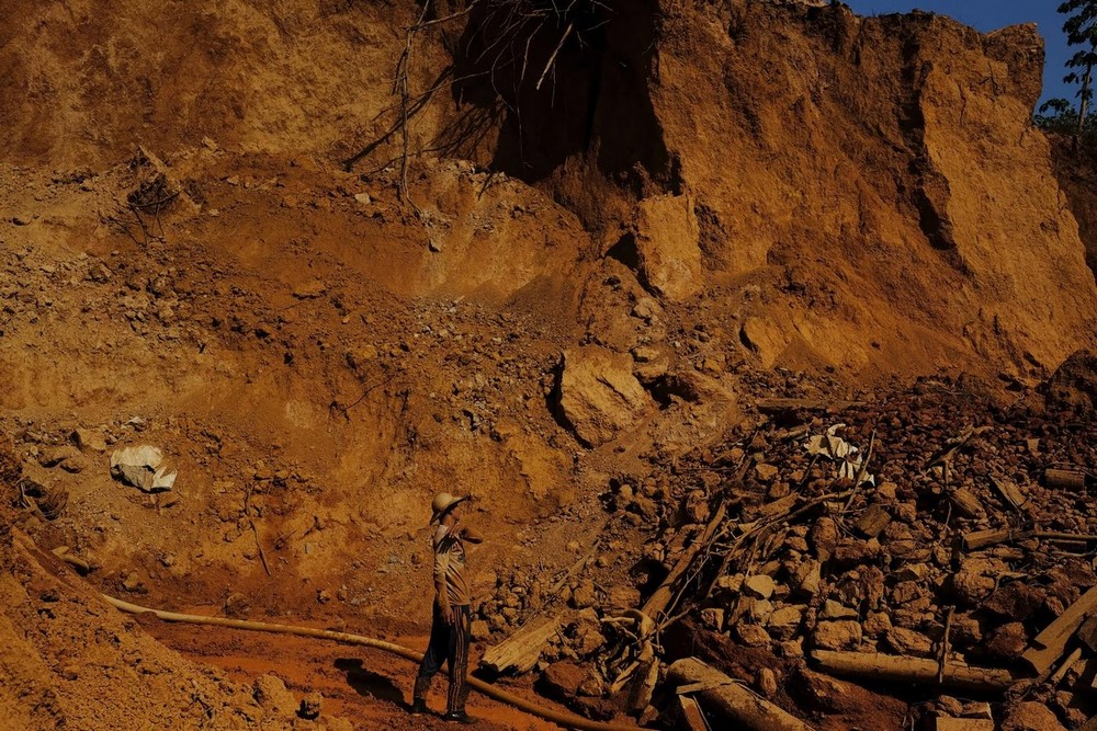 Нелегальная добыча золота в Бразилии