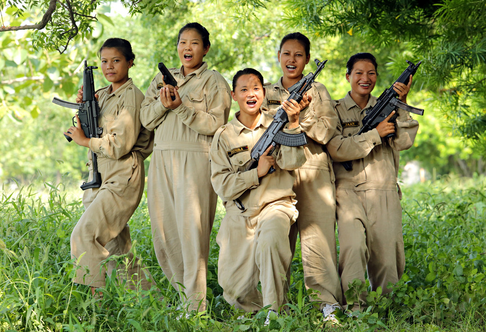 Тренировки женщин для профессиональной полиции в Индии