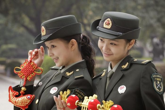 Девушки армии Китая