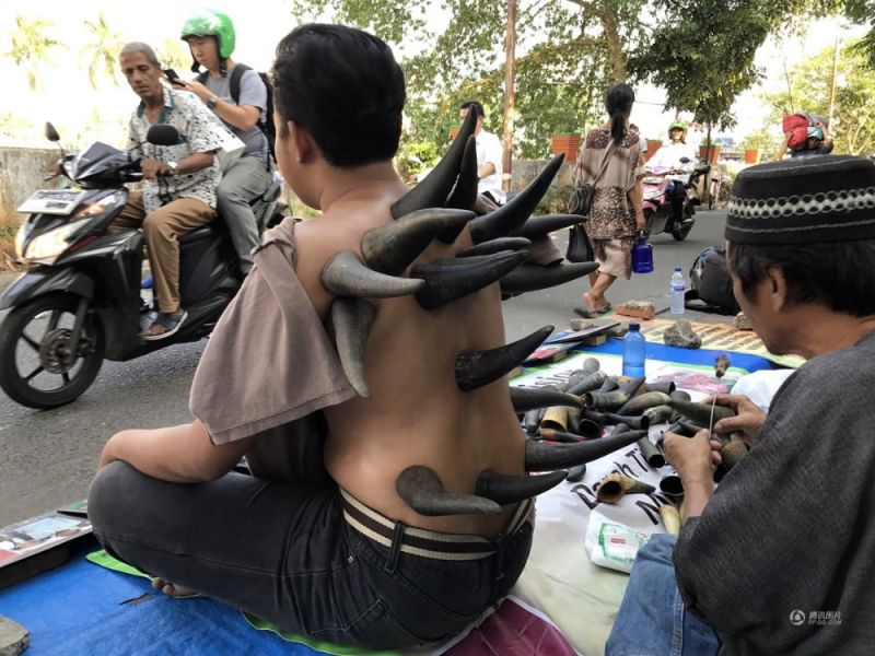Лечение рогами от индонезийского уличного целителя