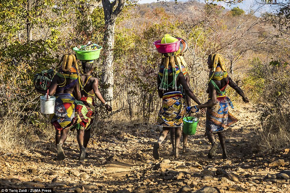 Племена где женщины не носят одежду фото