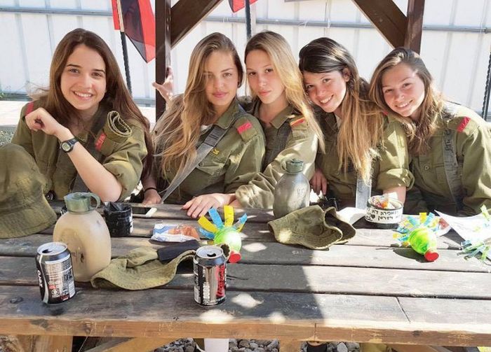 Красивые девушки в израильской армии