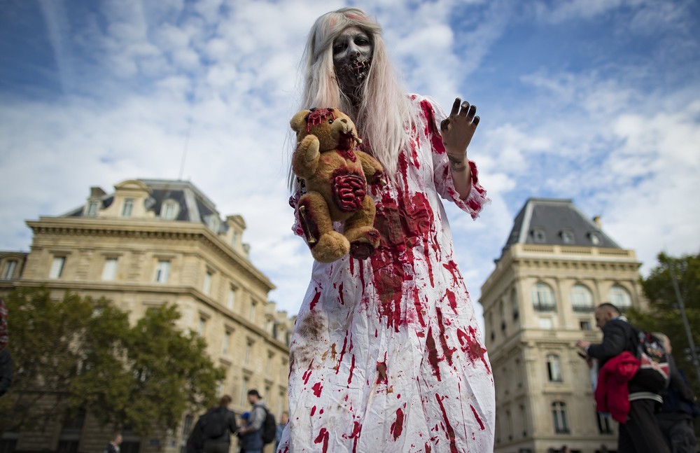 Зомби на улицах Лондона и Парижа