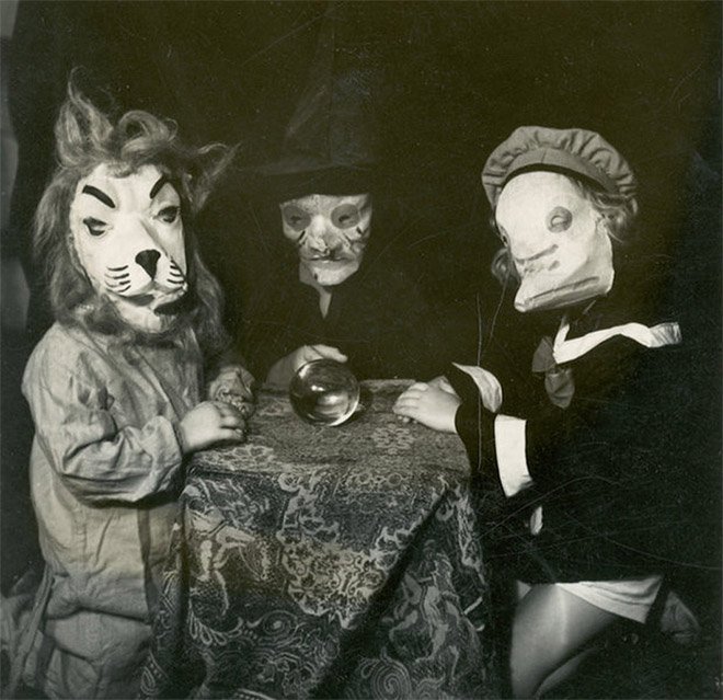 Жуткие хэллоуинские костюмы из прошлого