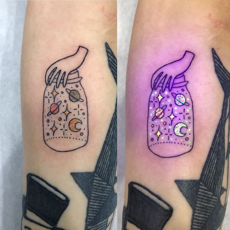 Флюоресцирующие татуировки от Тукой Ойи
