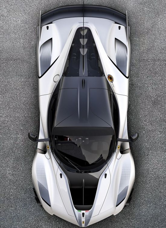 Гиперкар Ferrari FXX K Evoluzione