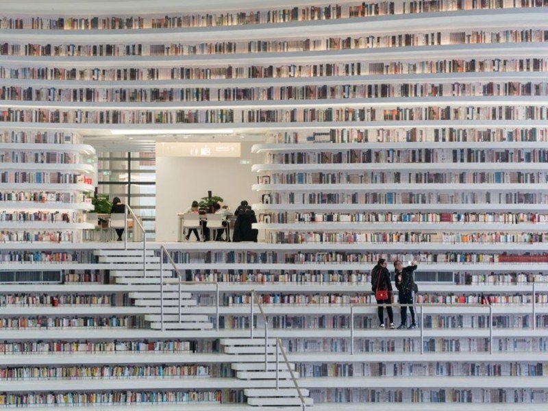 Новая футуристическая библиотека в Китае
