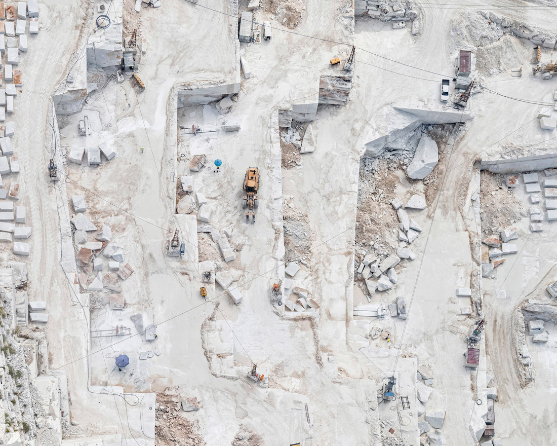 Добыча Каррарского мрамора с высоты от Бернхарда Ланга