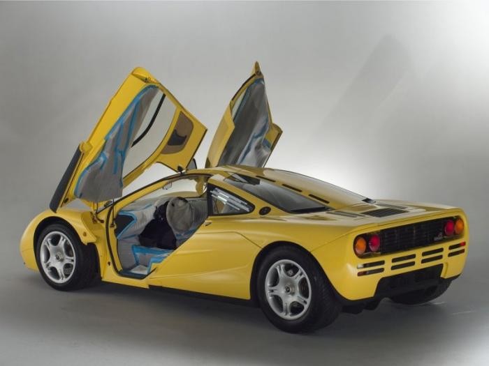 Новенький McLaren F1 в заводской упаковке на продажу