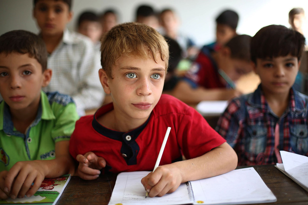 Как сирийские дети ходят в школу