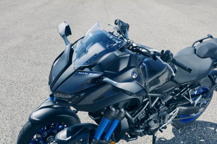 Трехколёсный мотоцикл Yamaha Niken