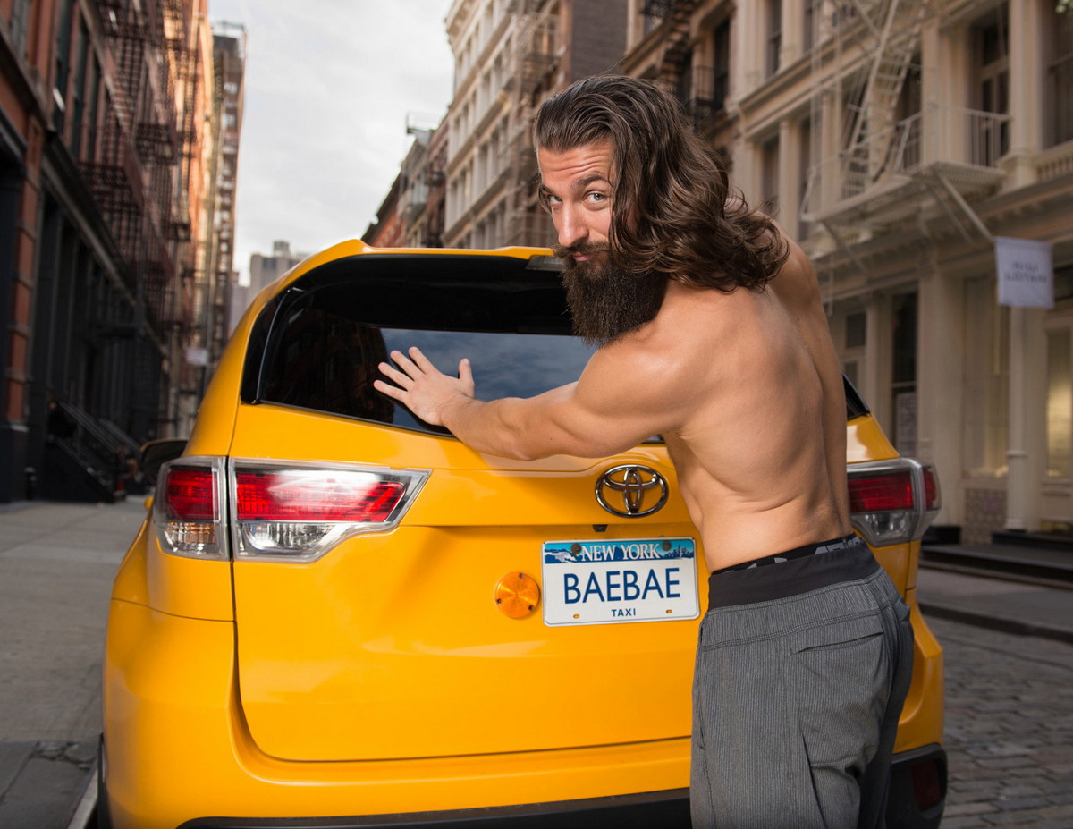 Веселый календарь с таксистами Нью-Йорка на 2018 год