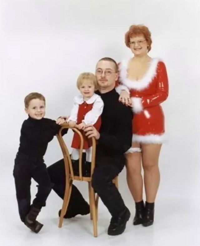Странные рождественские снимки в семейных альбомах