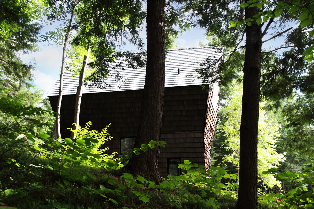 Уютный домик в канадском лесу