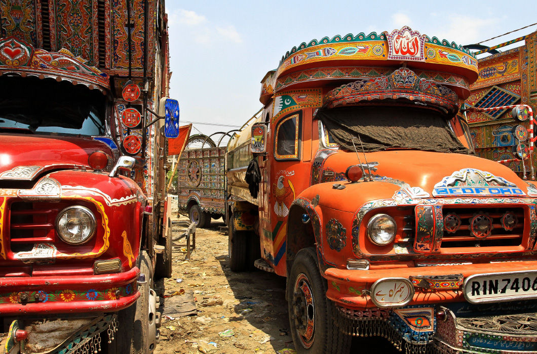 Разукрашенные грузовики в Пакистане