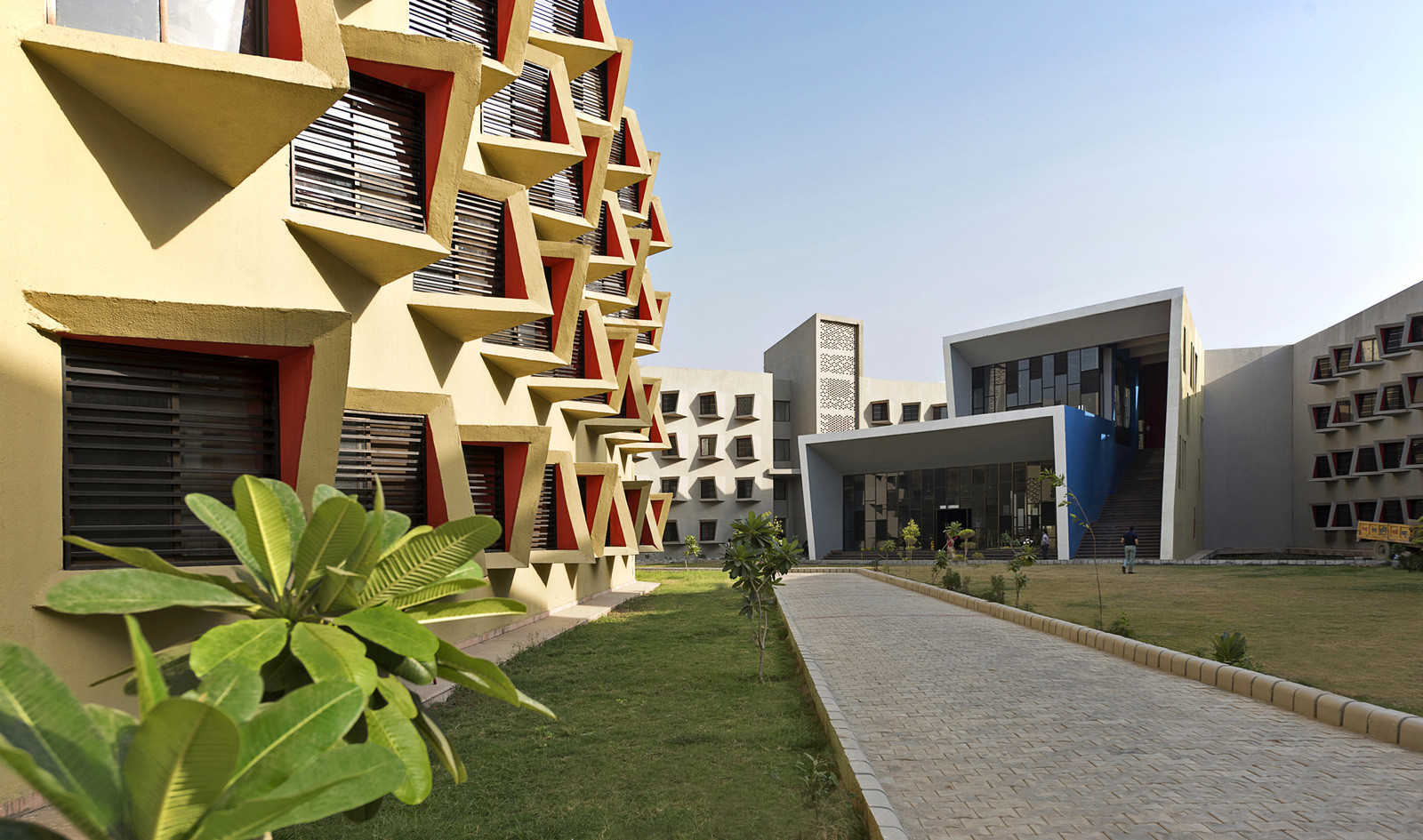 Студенческий хостел на 800 комнат в Индии