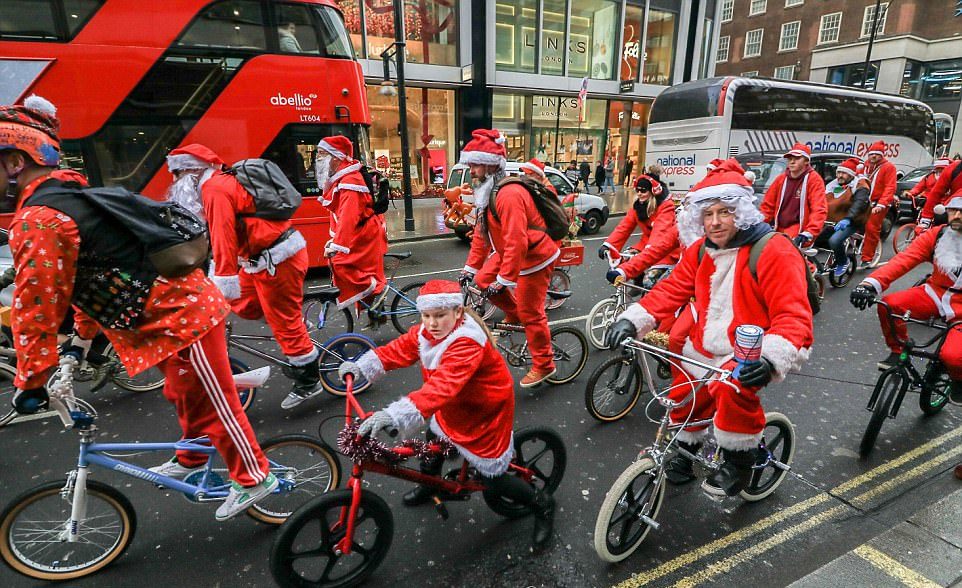 Бегуны и велосипедисты на улицах Лондона