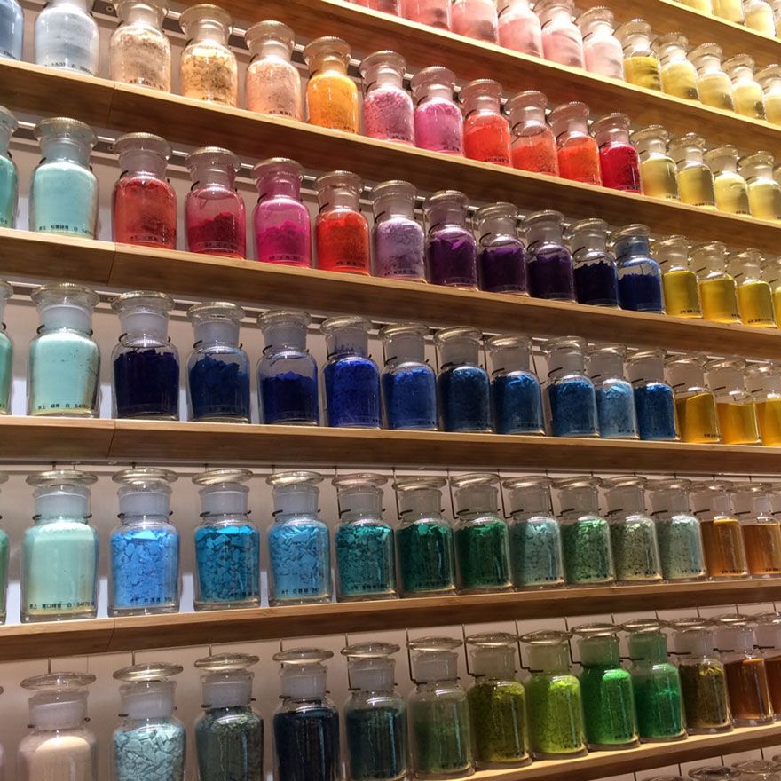 4200 пигментов в японском магазине красок