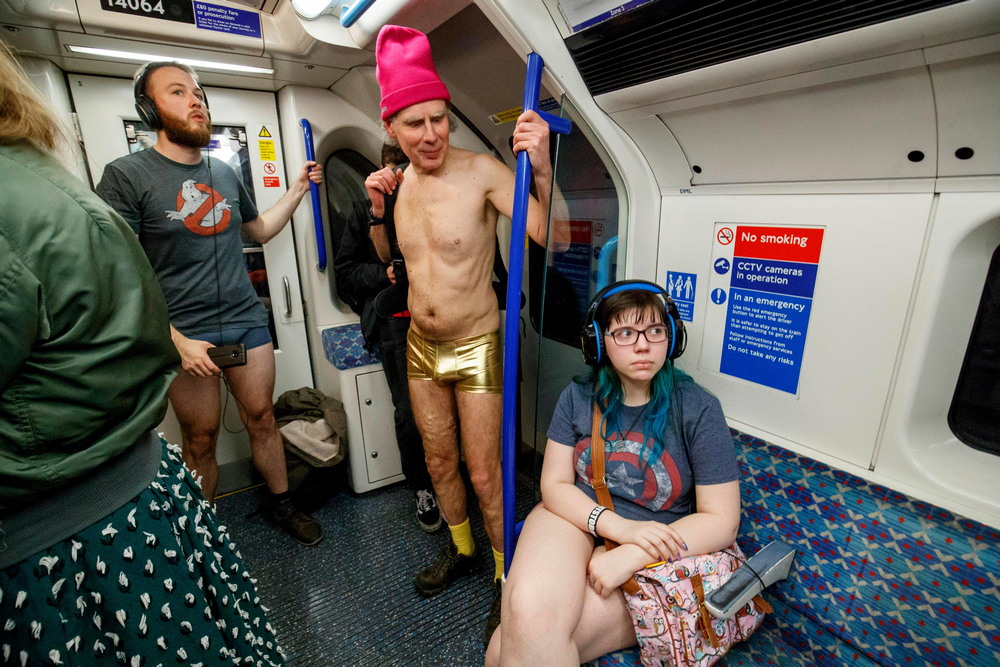 В метро без штанов - ежегодная акция