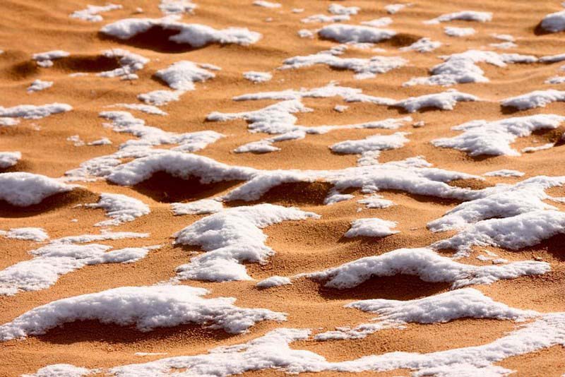 В пустыни Сахара второй год подряд выпал снег