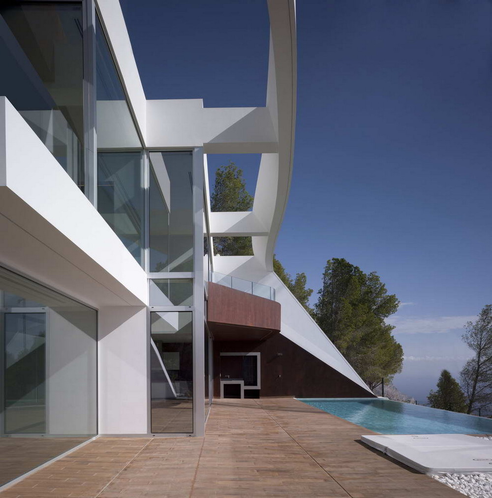 Современный загородный дом у моря в Испании