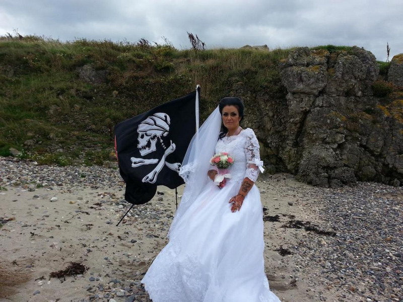 Британка стала женой 300-летнего призрака пирата