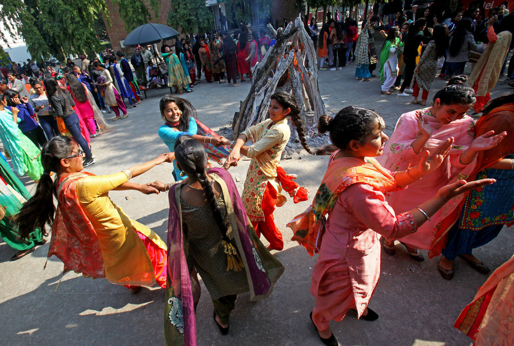 Индия является государством. Культура Южной Азии. Праздничные традиции Южной Азии. Народные праздники Индии. Индия в январе.