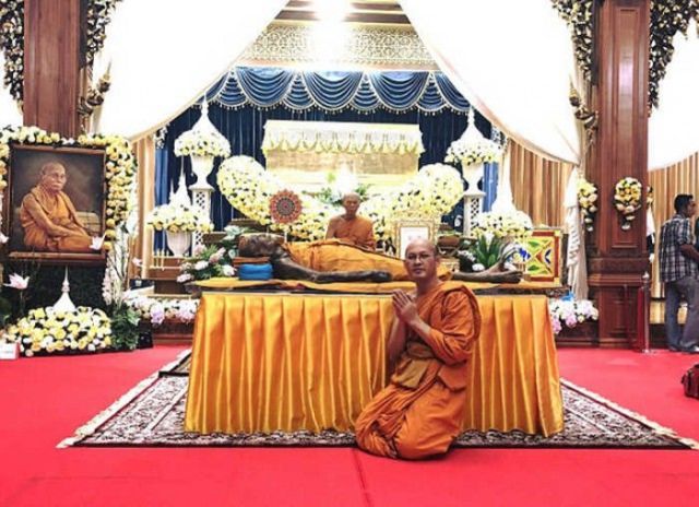Буддийский монах начал улыбаться после собственной смерти