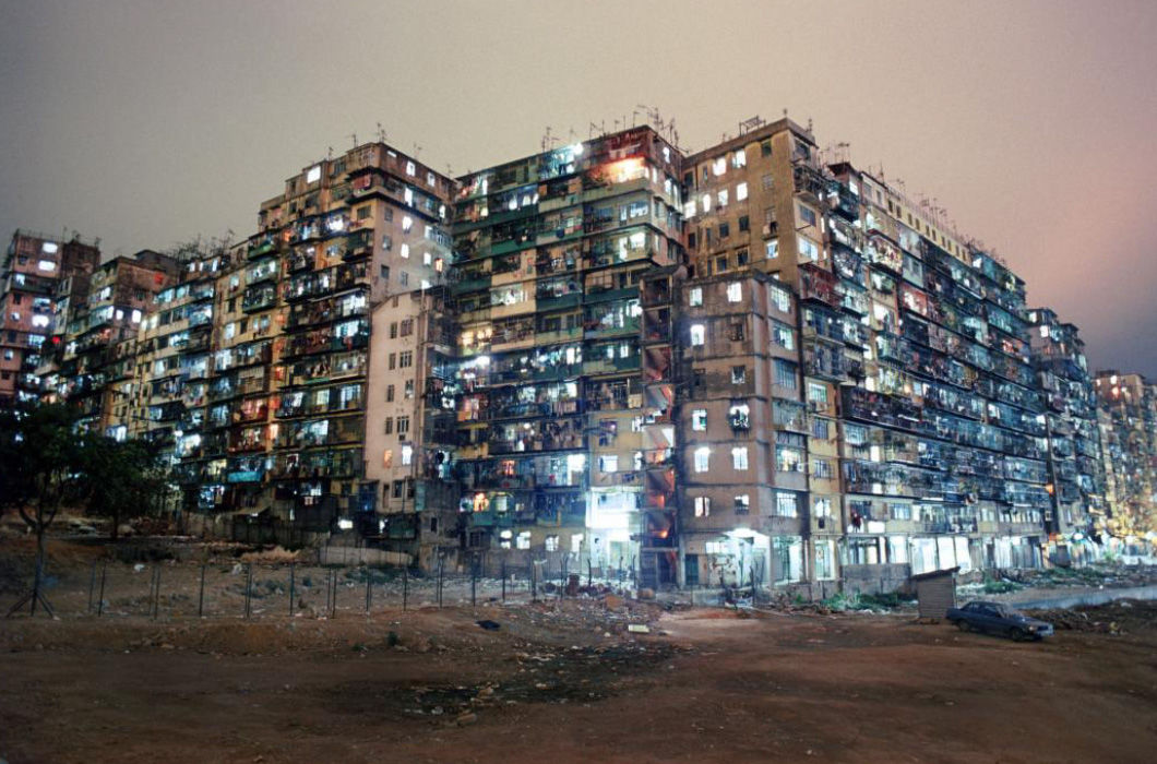 Монолитный 16-этажный квартал, где проживало более 50 000 китайцев
