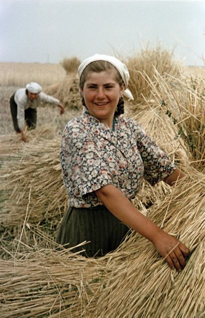 Постановочные цветные снимки советской эпохи
