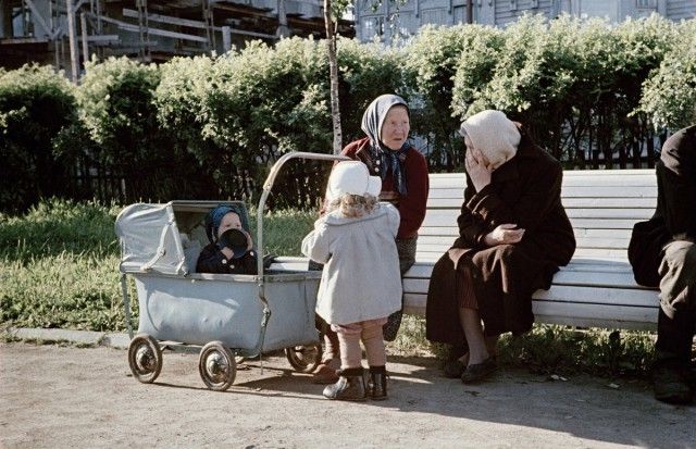 Постановочные цветные снимки советской эпохи