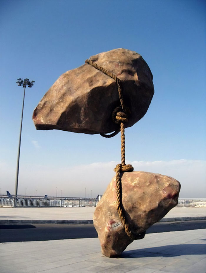 Скульптуры, которые бросают вызов закону всемирного тяготения