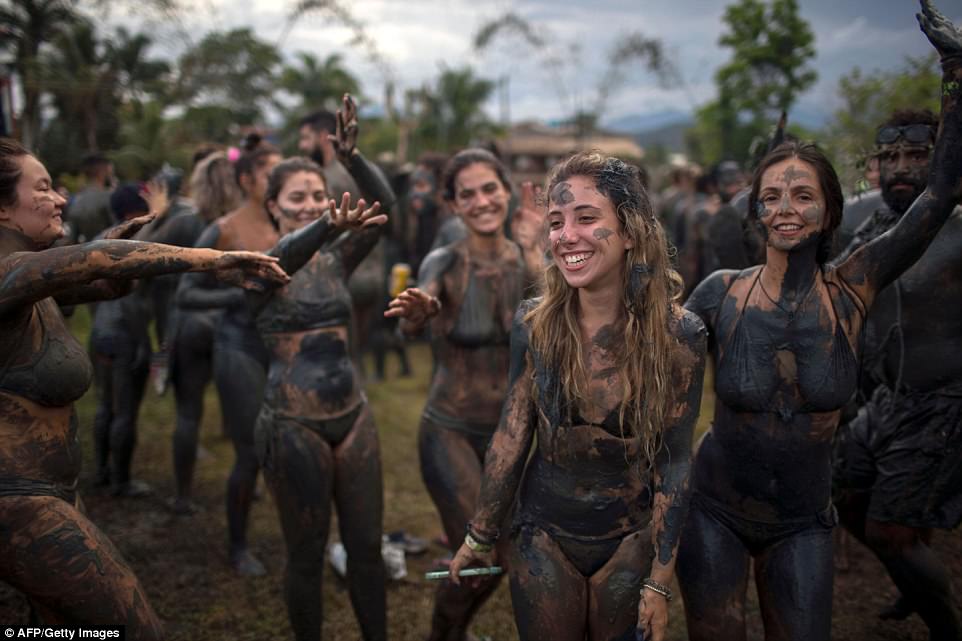 Грязевая вечеринка в Бразилии 2018