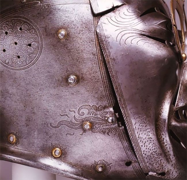 Рогатый шлем короля Генриха VIII с очками и щетиной