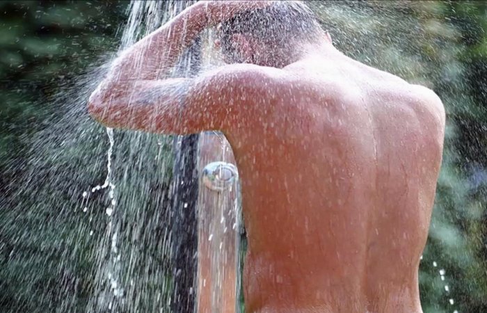 5 причин считать холодный душ полезным для здоровья