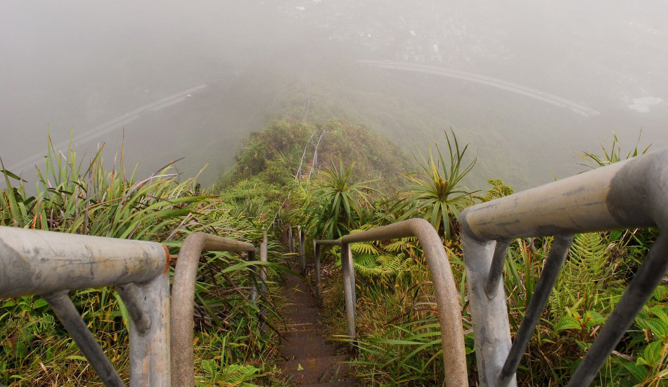 10 самых страшных и опасных лестниц мира