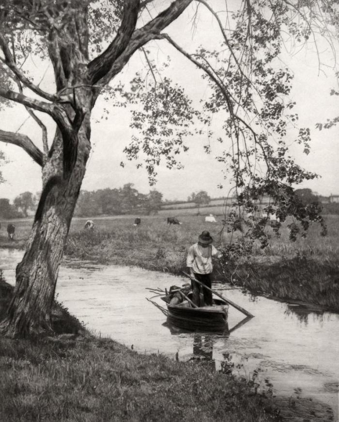 Выставка фотографий, сделанных в 19 веке