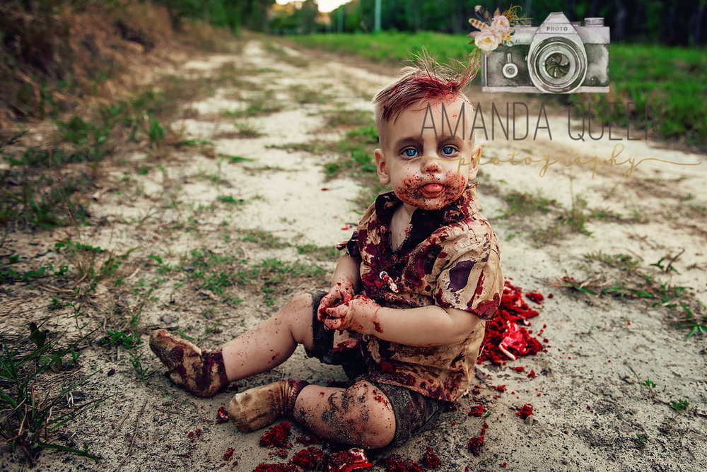 Мама устроила зомби-фотосессию для годовалого сына
