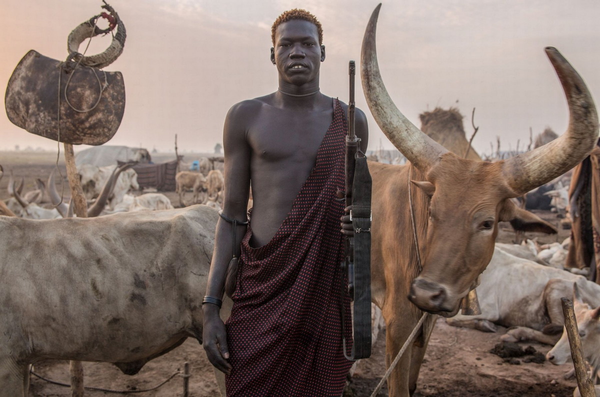 Жизнь племени Динка на равнинах Южного Судана