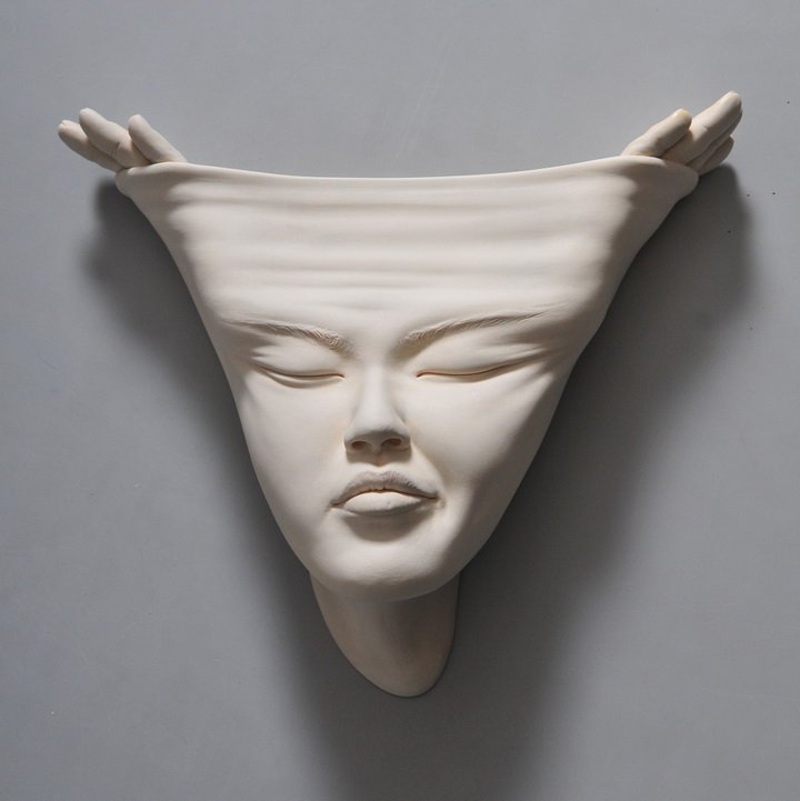 Необычные скульптуры лиц от Джонсона Цанга