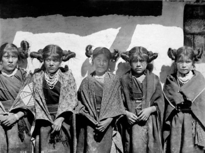 Прически девушек племени хопи